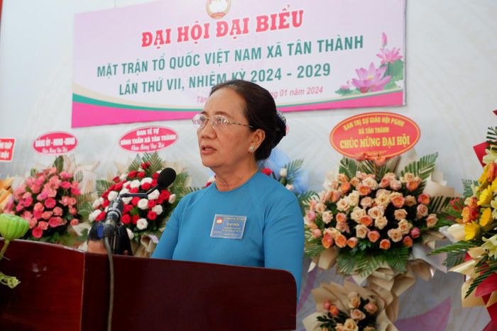 Chủ tịch Ủy ban MTTQ huyện Lai Vung Võ Thị Mỹ Thạnh phát biểu chỉ đạo tại hội nghị.