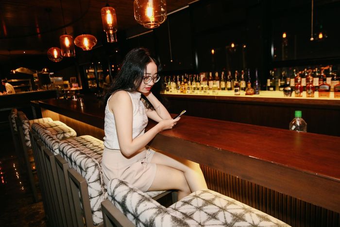  Những bữa tiệc liên miên khiến nhiều người trẻ đau đầu cân đối mức chi tiêu dịp cuối năm. Ảnh minh họa: Phương Lâm.
