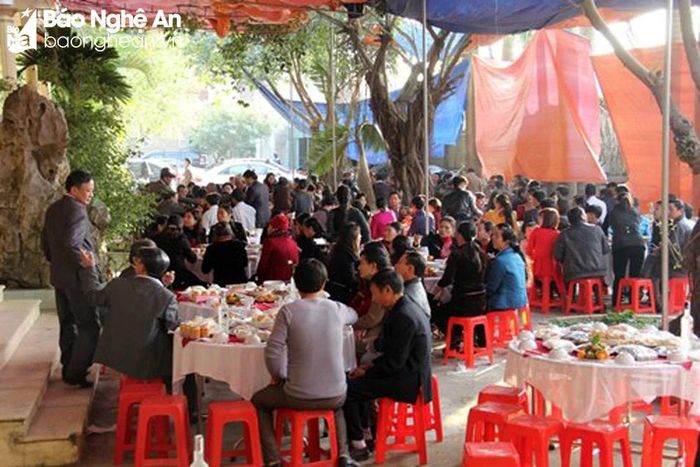  Cảnh 1 đám cưới ở xã Diễn Vạn. Ảnh: Thiên Long 