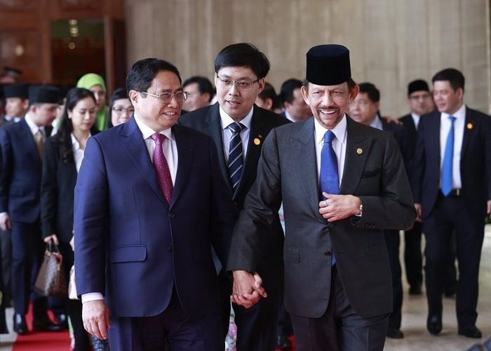 Thủ tướng Phạm Minh Chính và Quốc vương Brunei Hassanal Bolkiah. (Ảnh: Dương Giang/TTXVN)