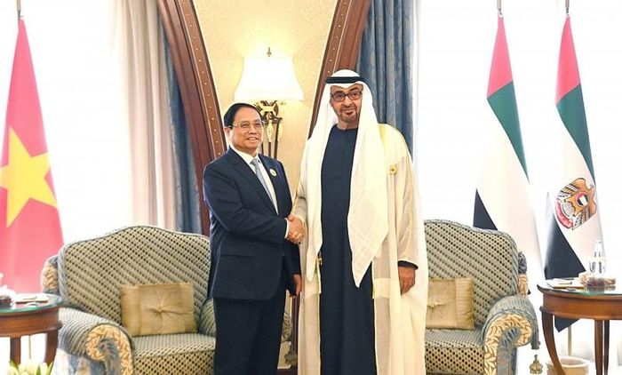 Thủ tướng Phạm Minh Chính gặp Tổng thống UAE Mohammed bin Zayed Al Nahyan. (Ảnh: Dương Giang/TTXVN)
