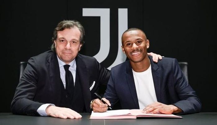 Juventus đã chính thức ký hợp đồng với hậu vệ người Bồ Đào Nha Tiago Djalo.