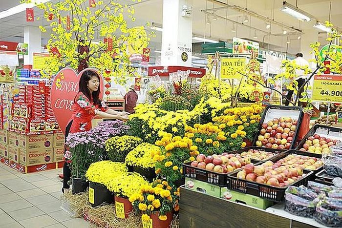 Các siêu thị đã chuẩn bị nguồn hàng lớn, chuẩn bị cho Tết Nguyên đán, tránh để thiếu hàng sốt giá.