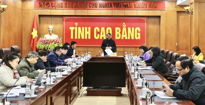 Chủ tịch UBND tỉnh Hoàng Xuân Ánh kết luận cuộc họp.