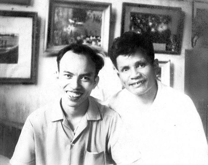 Nhà văn Trình Quang Phú (trái) và nhà thơ Trần Hữu Thung
