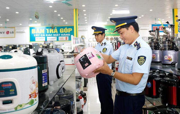 Tăng cường kiểm tra, kiểm soát các mặt hàng có nhu cầu tiêu thụ cao tại Siêu thị Cimi, xã Tân Phú.