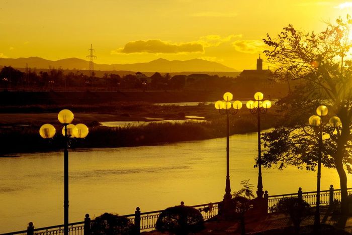 Chiều xuống bên bờ sông Đắk Bla. Ảnh: Huy Đằng