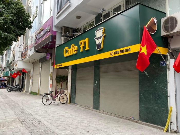 Cảnh đìu hiu vắng vẻ trên các con phố (Ảnh: Văn Tuyến)