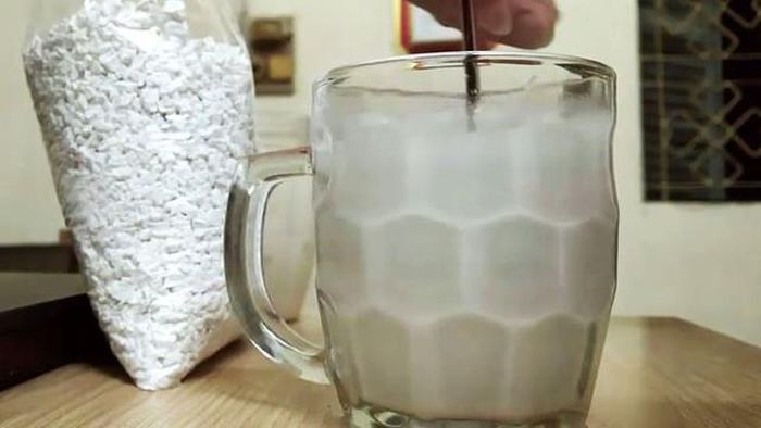 Nước pha bột sắn giải độc rượu.