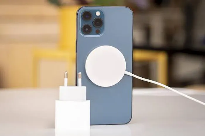 Có nên mua iPhone 12 Pro Max vào thời điểm này