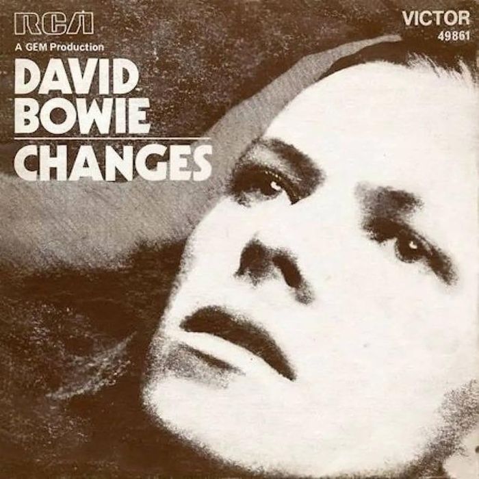 David Bowie trên bìa đĩa đơn “Changes”