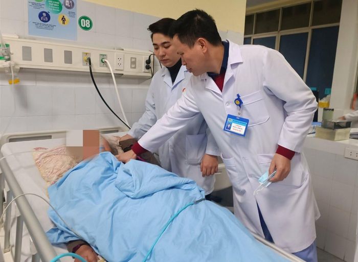 Bệnh nhân L.T.N đang tiếp tục theo dõi, điều trị tích cực tại bệnh viện.