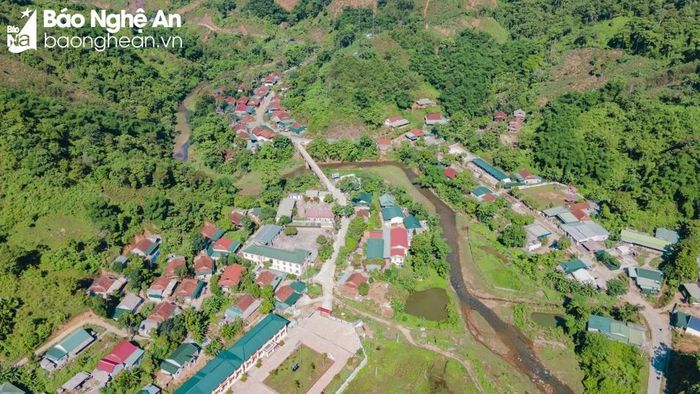  Diện mạo mới Trung tâm xã Yên Tĩnh hôm nay. Ảnh: Vi Hợi 