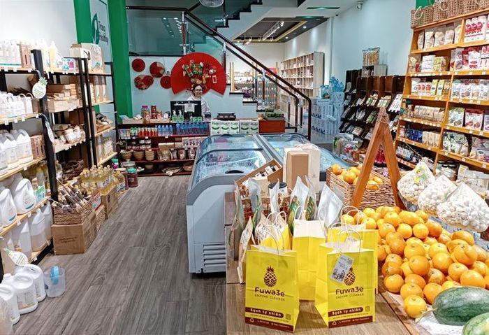  Cửa hàng nông sản đặc hữu phục vụ nhu cầu của khách. 