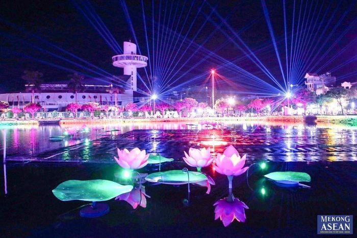 Quy mô tuyến phố sử dụng toàn bộ khu vực Quảng trường Thống Nhất, 1/2 đường Bạch Đằng và 1/2 đường Bùi Thị Xuân phía giáp sông, đường Chương Dương và cầu Hồng Quang.