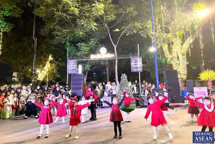 Hoạt động của phố đi bộ đã tạo được hiệu ứng tích cực trên phương diện truyền thông, mạng xã hội với hàng 1.000 clip về hoạt động phố đi bộ Bạch Đằng trên tiktok, facebook được hàng triệu người theo dõi...