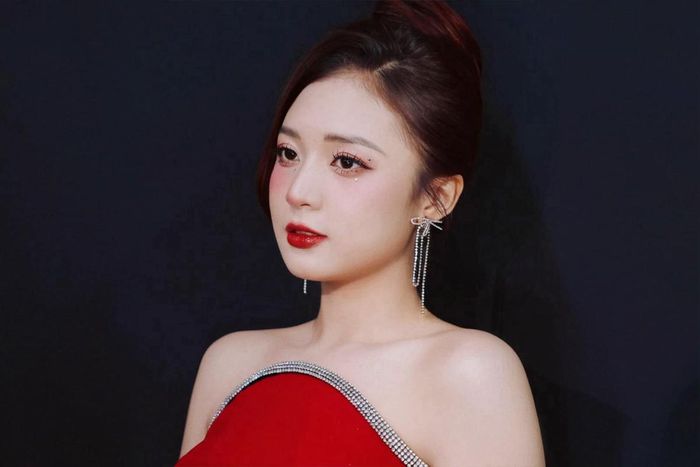 Chỉ cao 1m50, Phương Thảo thường được gắn với biệt danh "nấm lùn", "MC thấp nhất VTV" khiến cô gặp không ít trở ngại khi theo đuổi công việc dẫn chương trình, đòi hỏi về ngoại hình.