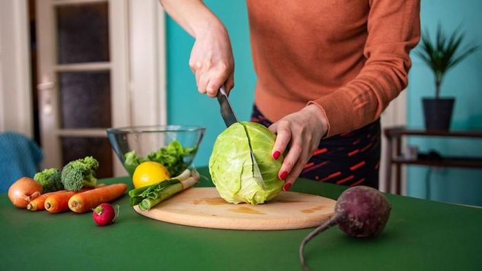 Bắp cải có lợi cho những người bị bệnh thận mạn. (Ảnh: ITN)