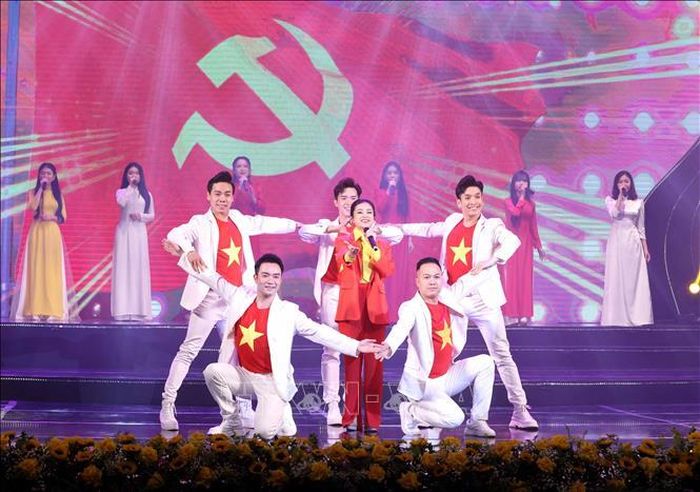 Tiết mục nghệ thuật biểu diễn trong chương trình. Ảnh: Phương Hoa/TTXVN