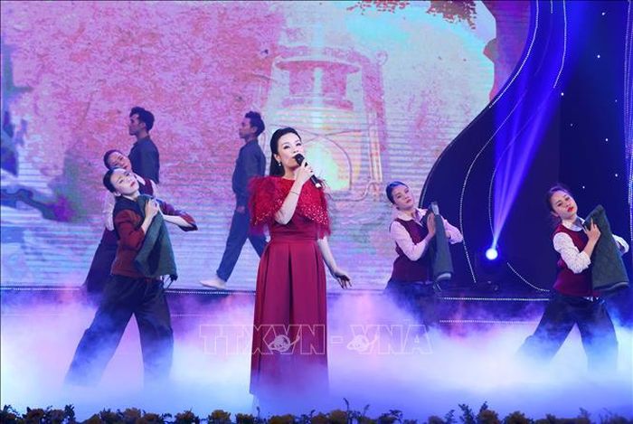 Tiết mục nghệ thuật biểu diễn trong chương trình. Ảnh: Phương Hoa/TTXVN