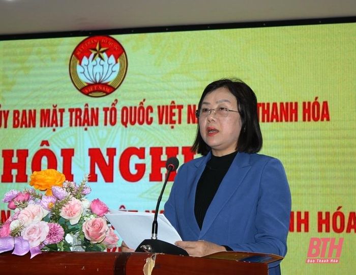 Phó Chủ tịch Ủy ban MTTQ tỉnh Lê Thị Huyền triển khai Tờ trình xin ý kiến dự kiến phân bổ đại biểu tham dự Đại hội đại biểu MTTQ tỉnh lần thứ XV, nhiệm kỳ 2024 - 2029.