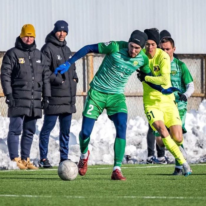 Vadim (phải) được CLB Rostov ký hợp đồng chuyên nghiệp (Ảnh: CLB Rostov)