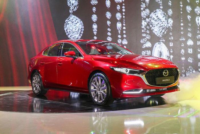 Cũng như các phiên bản khác, phiên bản Mazda3 1.5L Signature sử dụng động cơ SkyActiv-G 1.5L, sản sinh công suất tối đa 110 mã lực và mô-men xoắn cực đại 146 Nm. Kết hợp với hệ dẫn động cầu trước và hộp số tự động 6 cấp.