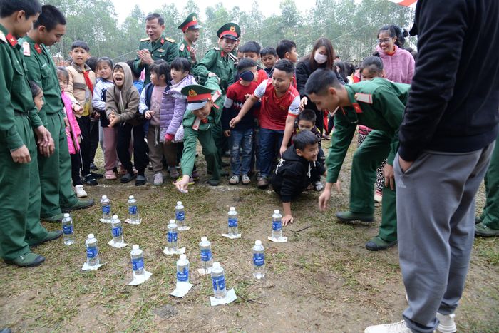  Các trò chơi dân gian phù hợp với phong tục, truyền thống của địa phương