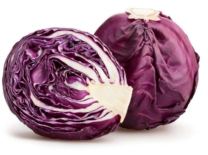 Bắp cải tím có màu từ chất gọi là anthocyanin. Các nghiên cứu cho thấy ăn nhiều thực phẩm cung cấp anthocyanin có thể làm giảm nguy cơ mắc bệnh tim mạch…