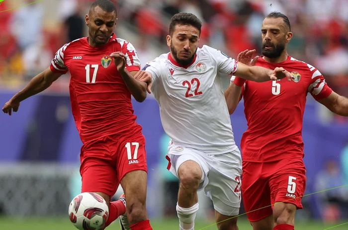  Tajikistan chơi nỗ lực nhưng không thể làm nên chuyện trước Jordan. 