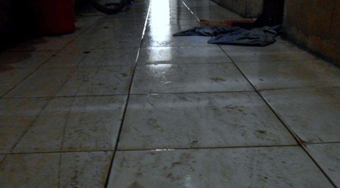 Cư dân mạng lại đưa ra không ít lời than vãn về nồm rồi liên tục đăng tải những hình ảnh nhà cửa để mong chia sẻ cùng mọi người.