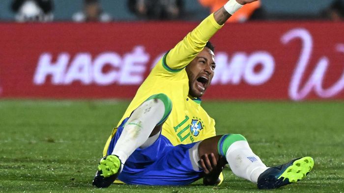 Neymar đón tuổi 32 với nhiều nỗi niềm. Anh đang điều trị chấn thương dứt dây chằng hồi cuối năm ngoái. Kể từ khi sang Al Hilal vào mùa hè 2023, đóng góp của chân sút người Brazil khá hạn chế.