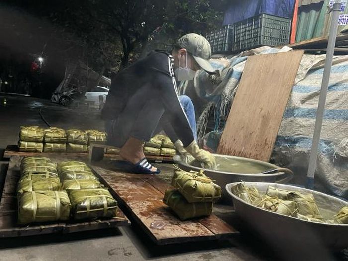 Mỗi dịp Tết, gia đình chị Nga cho ra lò hàng nghìn chiếc bánh chưng mang thương hiệu “nhà làm”.
