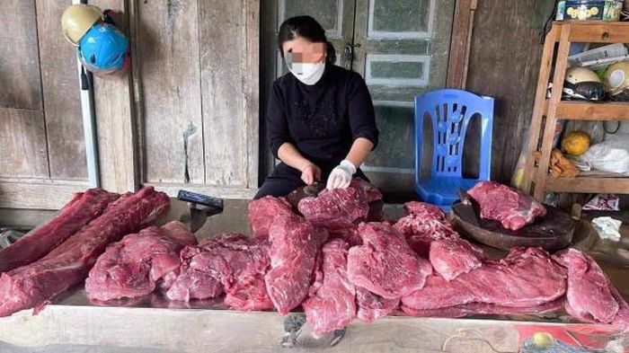 Dịp Tết năm nay gia đình anh Hải nhận đơn hàng tạ thịt trâu gác bếp.