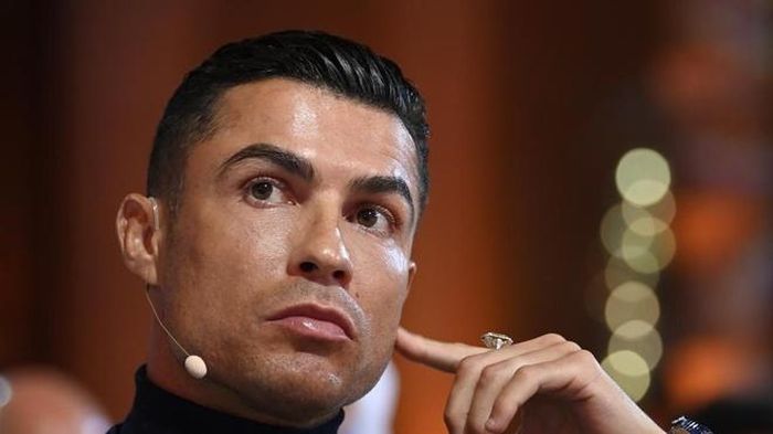  Ở tuổi 39, Ronaldo khiến thế giới bóng đá thán phục. Anh kết thúc năm 2023 với vị trí người ghi bàn nhiều nhất trong 12 tháng dương lịch vừa qua. Ronaldo chưa dừng lại. Anh nuôi hy vọng tham dự cả EURO 2024 và World Cup 2026 trước khi giải nghệ.