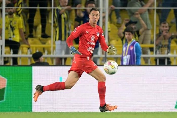 Filip Nguyễn nổi cáu với HLV cũ vì nói không hay về Việt Nam