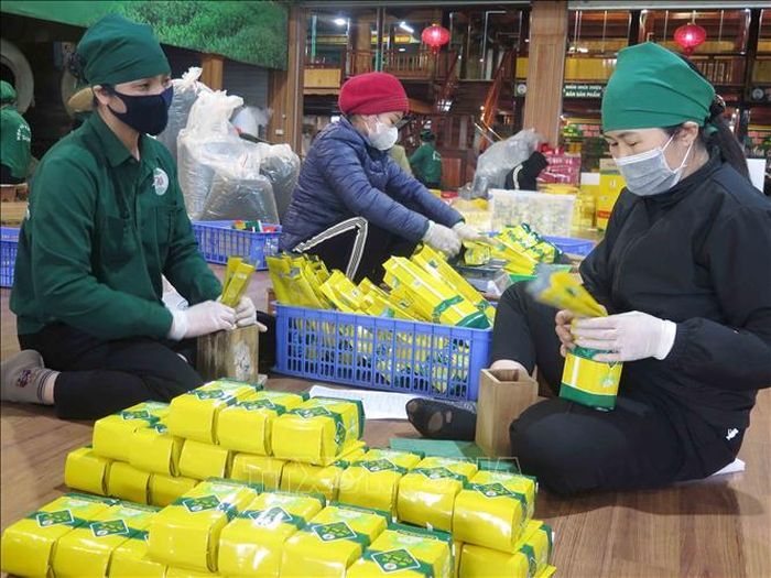 Trà Thái Nguyên được nhiều người biết đến với thương hiệu chè Tân Cương có vị thơm ngon đặc biệt khó nơi nào có được.