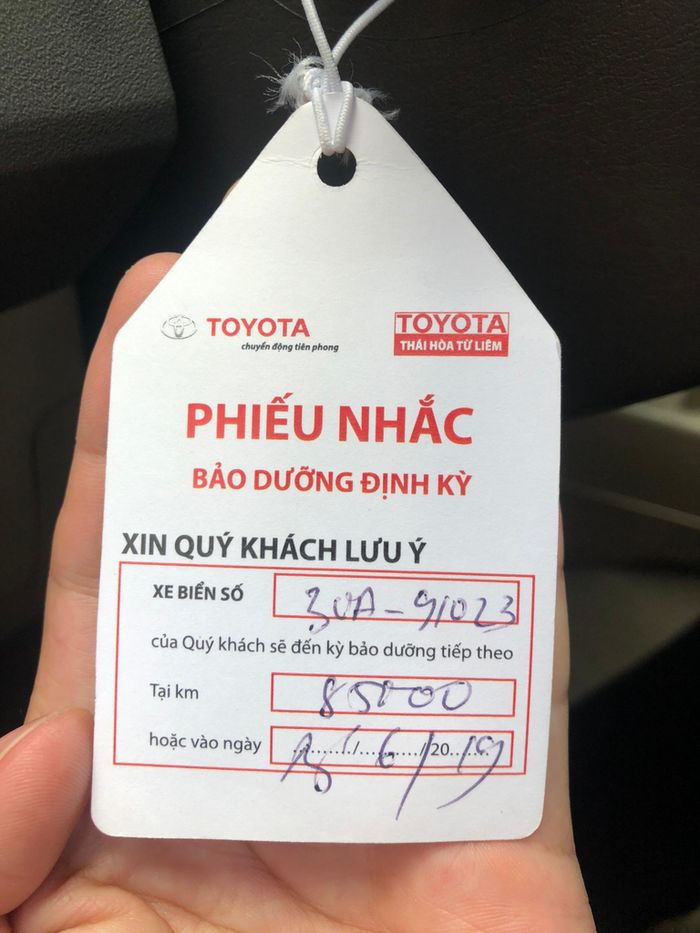 Hãy chú ý đến phiếu nhắc lịch để mang xe đến kiểm tra bảo hành bảo dưỡng đầy đủ.