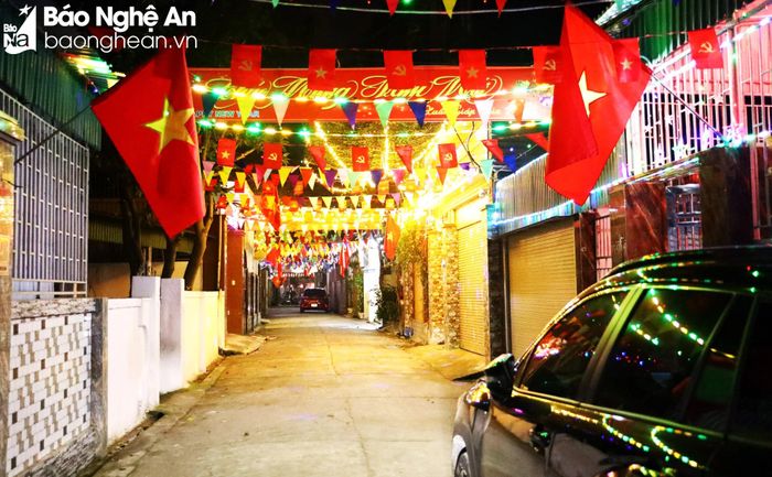  Những ngõ phố đẹp in dấu sự đoàn kết, nhất trí cao của mỗi hộ dân. Ảnh: Nguyên Nguyên 
