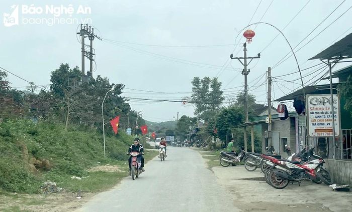 Đường sá đi lại tại xã Ngọc Lâm đã được xây dựng khang trang. Ảnh: Tiến Đông