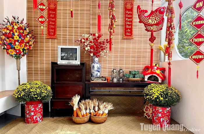 Mành tre và các phụ kiện trang trí.