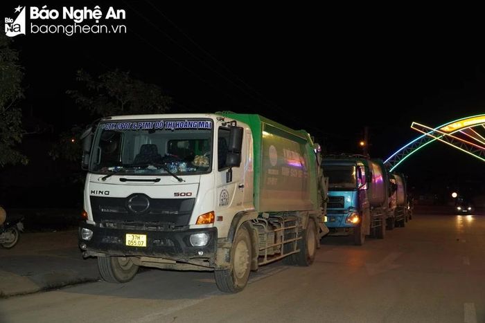  Ngày Tết, Công ty cổ phần Đầu tư và phát triển đô thị Hoàng Mai tăng cường thêm các chuyến xe. Ảnh: Thanh Thủy 