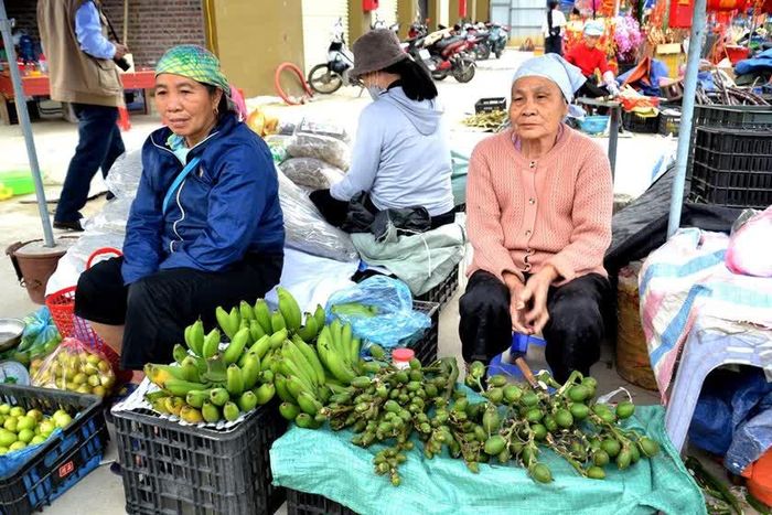 Cau bày bán ở chợ phiên cuối năm. Ảnh: Quốc Hồng