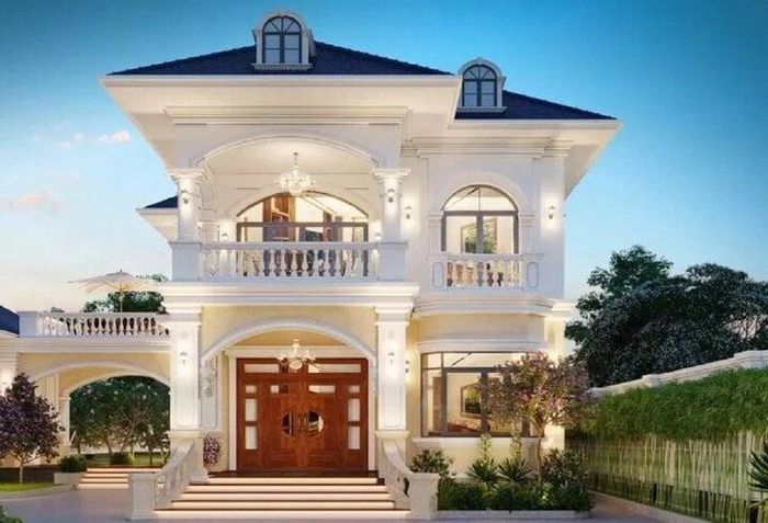 Thiết kế kiến trúc biệt thự tân cổ điển sẽ không thể hoàn thiện nếu thiếu đi những chiếc đèn chùm và đèn cột trang trí. Nếu quan sát ngôi nhà này, bạn sẽ nhận thấy kiến trúc sư đã đặt rất nhiều đèn chiếu sáng phía bên ngoài để tạo thêm điểm nhấn. (Ảnh: Vinavic)