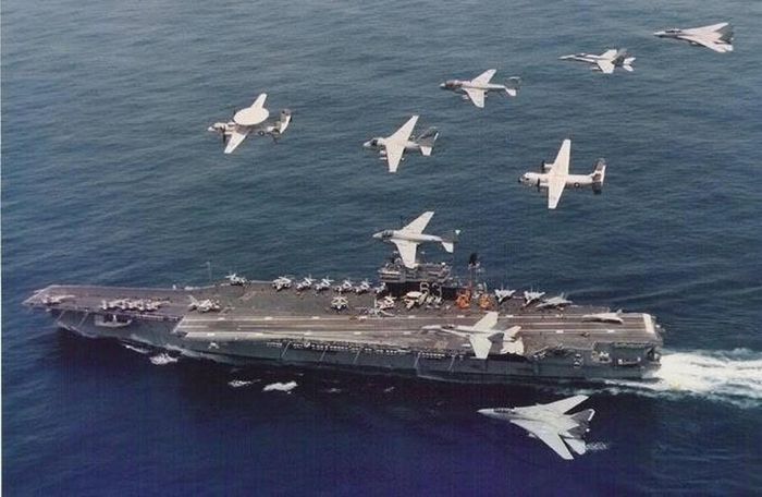 Kitty Hawk cũng là lớp tàu sân bay chạy động cơ thông thường cuối cùng của Hải quân Mỹ; do khi đó, thiết kế về tàu sân bay chạy bằng năng lượng hạt nhân vào thời điểm này đã gần thành công, nên Hải quân Mỹ hy vọng tất cả các tàu sân bay sau (từ CVA65 Enterprise) sẽ sử dụng năng lượng hạt nhân.