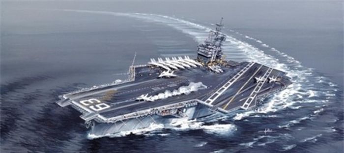 Cải tiến cuối cùng của thiết bị hàng không lớp Kitty Hawk là mở rộng diện tích và sửa đổi hình dạng của bệ thang máy, để thích ứng với thế hệ máy bay siêu thanh mới hoạt động trên tàu sân bay. 