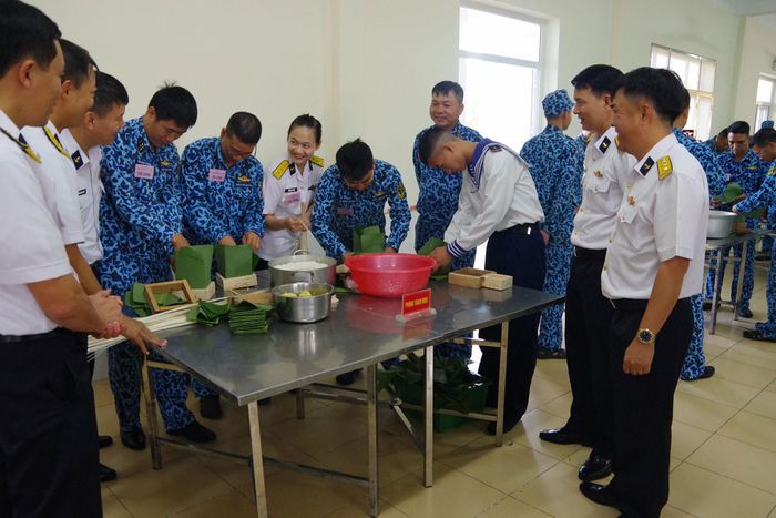 Lữ đoàn 189 tổ chức hội thi Bánh chưng xanh