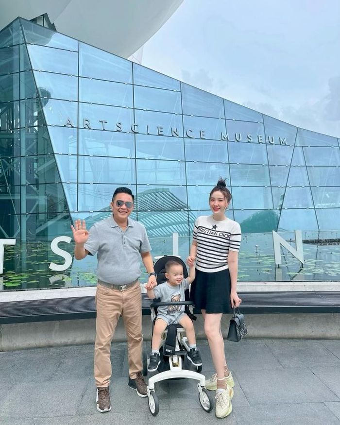 Gia đình nhỏ của ca sĩ Bảo Thy.