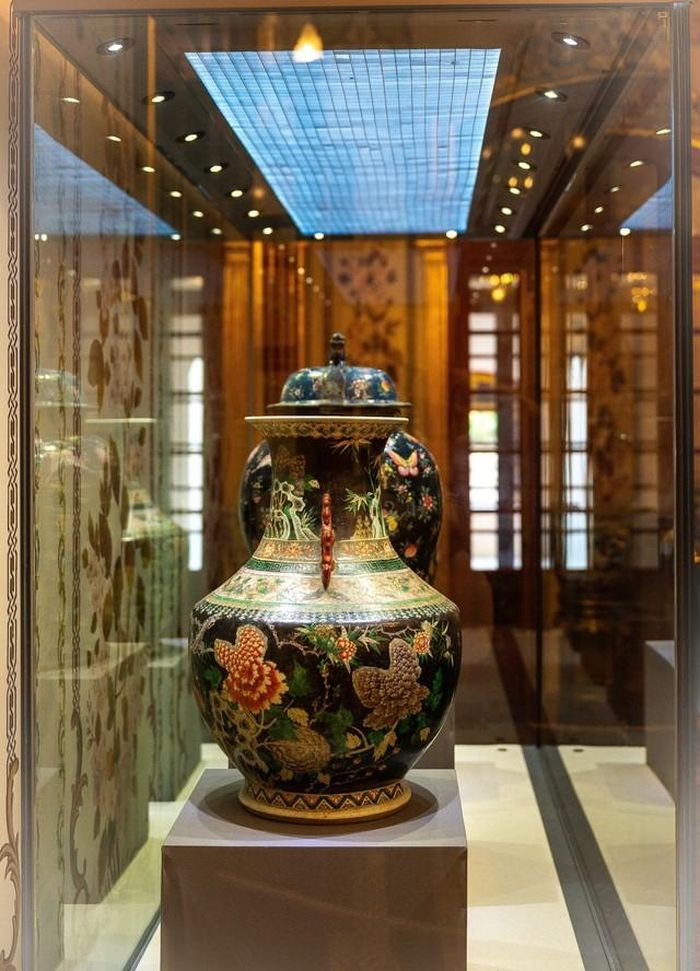 Cổ vật bên trong.