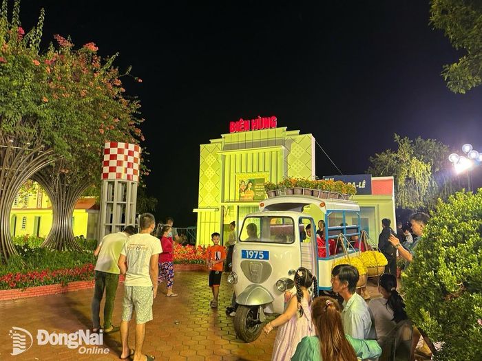 Người dân Biên Hòa hoài niệm với rạp hát Biên Hùng và những chuyến xe lam